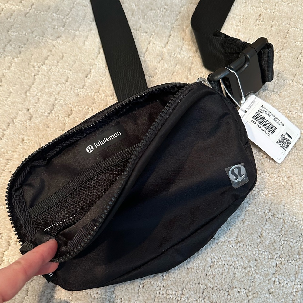 Lululemon Everywhere Belt Bag